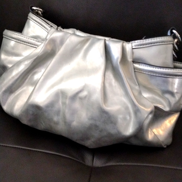 Simply Vera Shoulder Bag - Picture 4 of 8